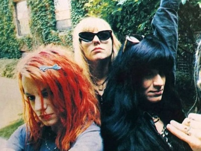 L7 - Pretend We're Dead